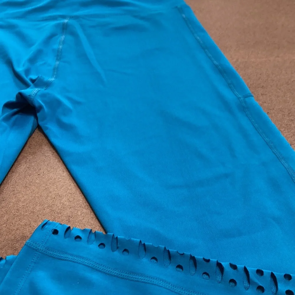 Women’s Nanette Lepore Play Cut Out Sides Compression Leggings Size Large - Picture 12 of 12